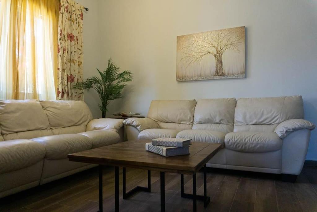 Casa Di Kapaka - New Villa In The Countryside Roupai Dış mekan fotoğraf