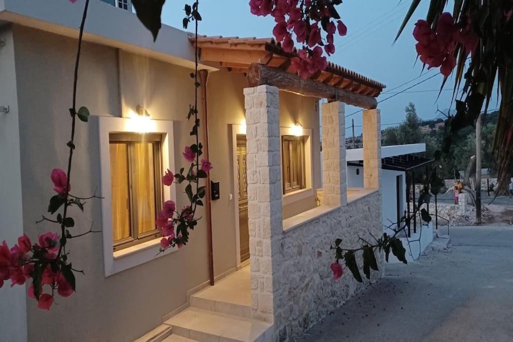 Casa Di Kapaka - New Villa In The Countryside Roupai Dış mekan fotoğraf